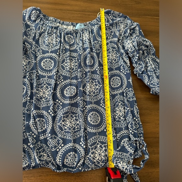 CeCe Blue and White Top Size Small - Picture 7 of 8